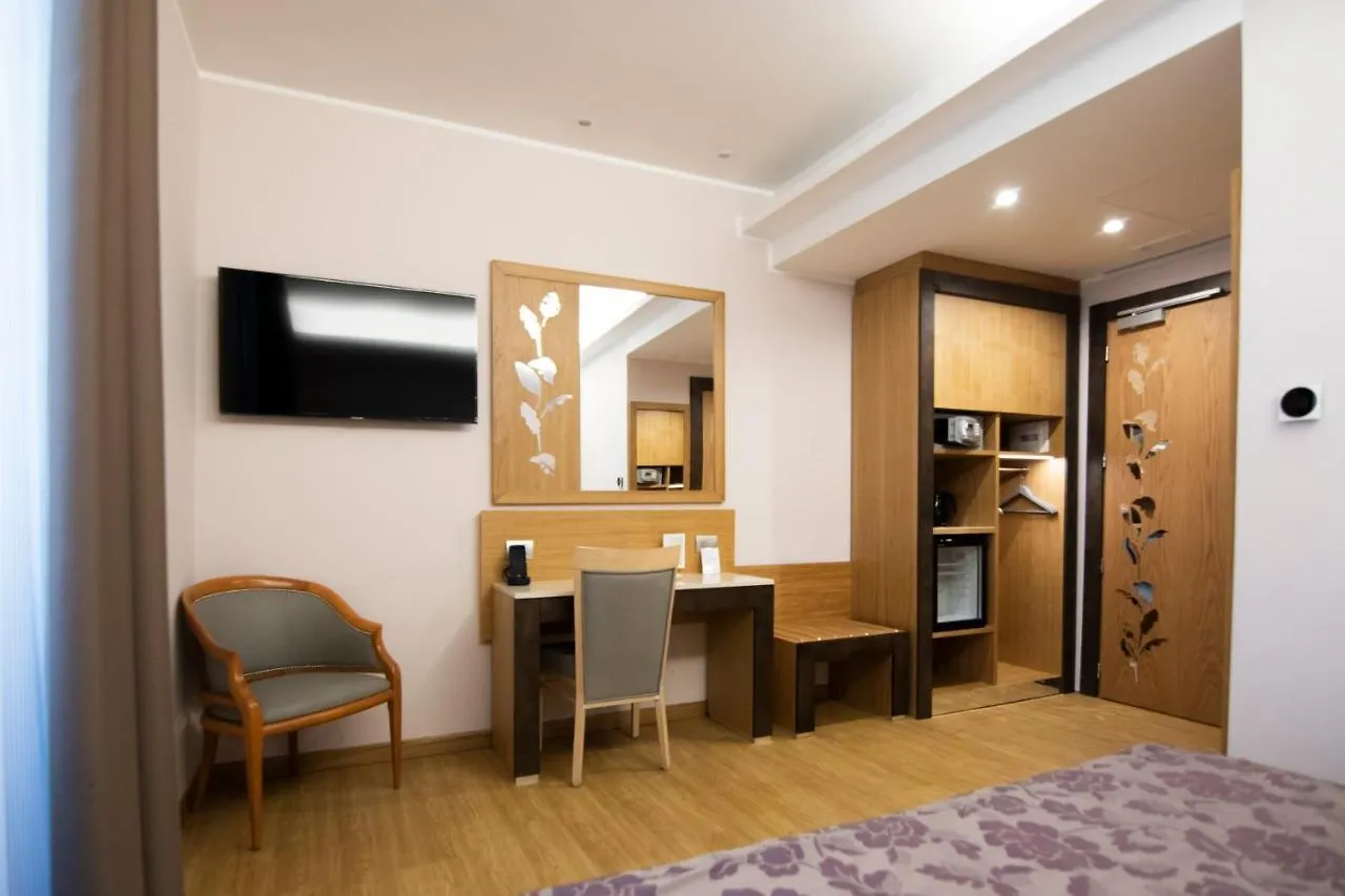 ***  Hotel Vibe Nazionale Roma Italia