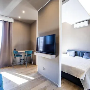 amazing-new-big-mono-apartment-with-beautiful-view.it-lombardy.com/