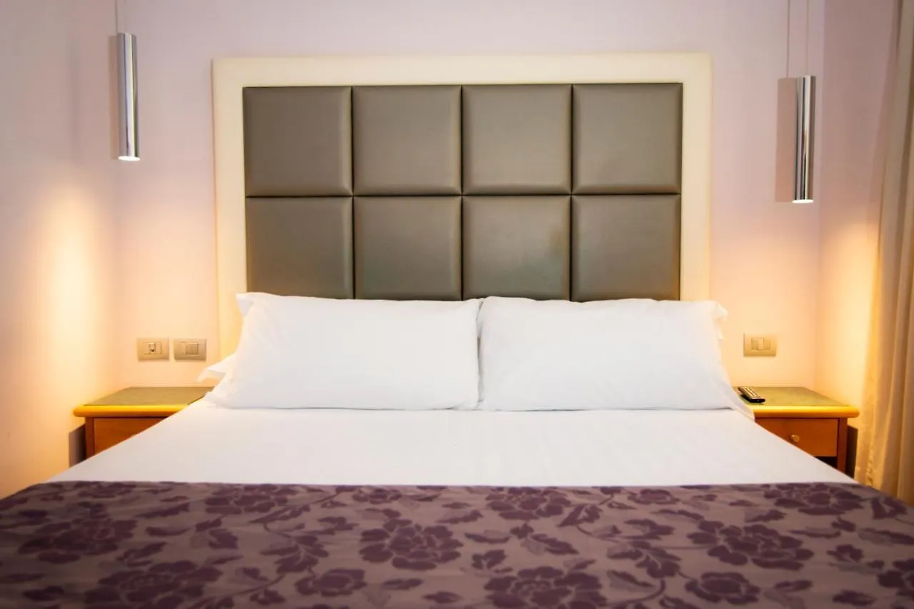 Hotel Vibe Nazionale Řím 3*,  Itálie