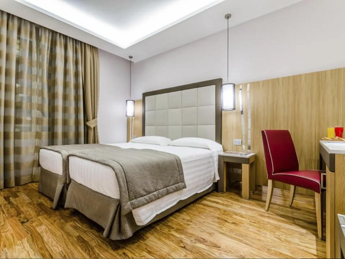 Vibe Nazionale Hotel Rome 3*,